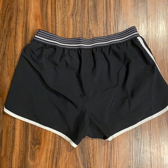 Under Armour Running Shorts - Picture 6 of 9